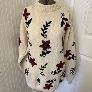 VINTAGE BRITISH OFF WHITE 100% WOOL APPLIQUED SWEATER